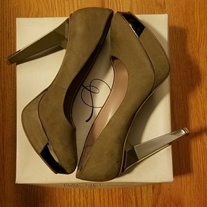 Rachel Roy Carthay Pumps